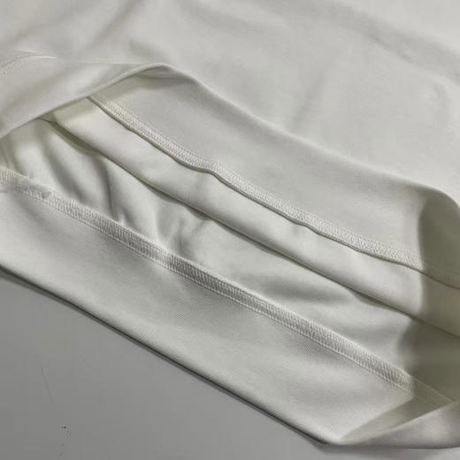 原单正品HH海丽salt经典系列、男女同款

非毛圈面料，可以直接贴身，含速干纤维，运动休闲皆可，亲肤百搭，透气又好穿

剩藏青M 白色M L XL XXL 商品图5