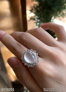 6110203，蛋面戒指。具体价格微信咨询