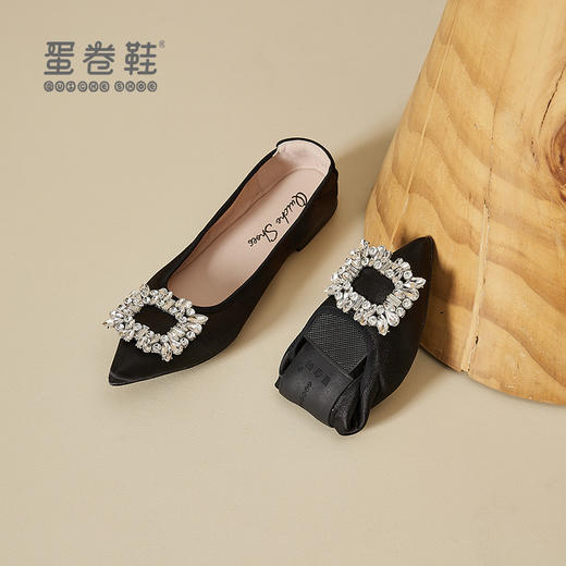 【舒适鞋服丨女款方扣蛋卷平底鞋】35-40码可选，蛋卷鞋系列，女士尖头春夏新款软底单鞋方扣平底鞋，百搭水钻，舒适软底，可做休闲逛街、旅行、开车、跳舞、上班通勤等多功能用鞋！ 商品图5