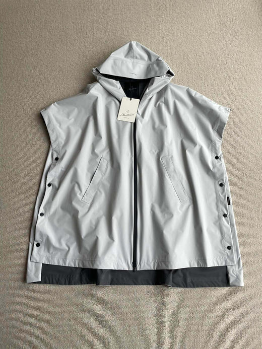 314-3无退换 意大利小狗头 进口复合面料 超轻盈轻柔 抗风挡雨贼透气 连帽斗篷 超级酷 商品图11