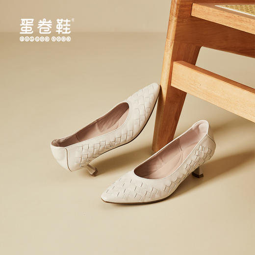 【舒适鞋服丨女款方扣蛋卷平底鞋】35-40码可选，蛋卷鞋系列，女士尖头春夏新款软底单鞋方扣平底鞋，百搭水钻，舒适软底，可做休闲逛街、旅行、开车、跳舞、上班通勤等多功能用鞋！ 商品图7