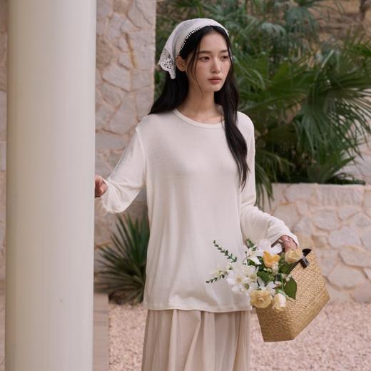 老米优品🎈 天丝+蚕丝+羊毛《宽松明线松弛感防晒TEE》兰精天丝+桑蚕丝+绵羊毛，软糯透气， 宽松版型 ，后背独特装饰线 手感柔软 自然顺垂 商品图0