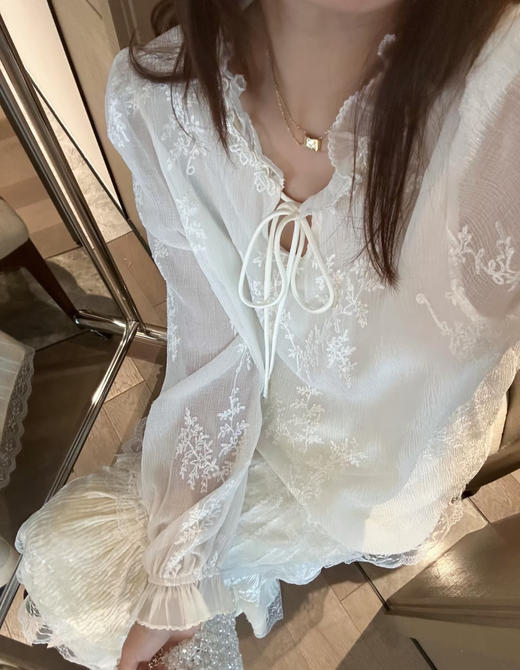 老米优品🎈 3-7天发！gao品质仙女衣！《重工蕾丝微皱线绣肌理感衬衫》，万针超细线绣！绝美的立体微皱肌理感，细节超美。。上身就是温柔气质挂美人～ 商品图6