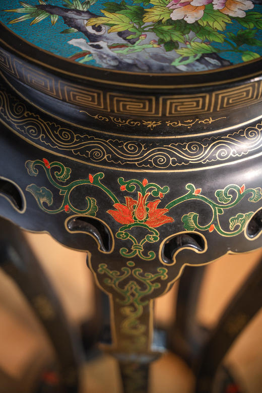 独角鹿西洋古董20世纪中国创汇时期出品东方主义木雕镶嵌花开富贵主题掐丝珐琅面花几 商品图4