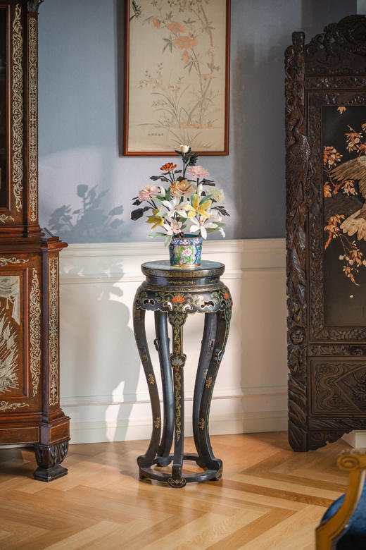 独角鹿西洋古董20世纪中国创汇时期出品东方主义木雕镶嵌花开富贵主题掐丝珐琅面花几 商品图0