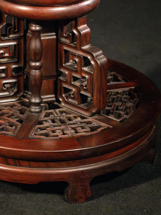 二十世纪	红木嵌云石透雕拐子纹百灵台 商品图3