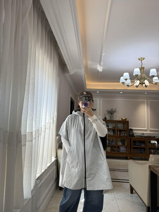 314-3无退换 意大利小狗头 进口复合面料 超轻盈轻柔 抗风挡雨贼透气 连帽斗篷 超级酷 商品图2