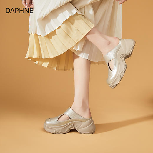 达芙妮厚底包头拖鞋女款2026新款夏季懒人 穆勒半拖鞋镂空沙滩凉鞋2501259 商品图1