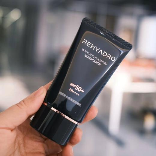 【闭店清仓，59.9元抢🔥润熙泉水感防晒乳】小蓝盾胶原防晒，7重智慧光盾防晒，防水防汗，快速成膜不粘腻 商品图2