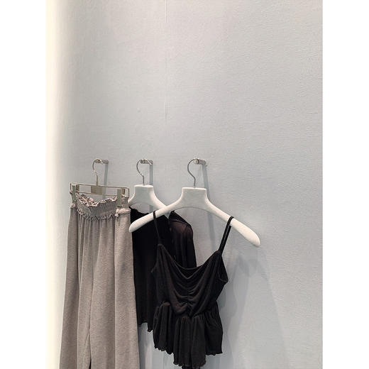 金蘑菇菇 居家舒适美学/ 开衫+吊带+小灰裤 商品图3