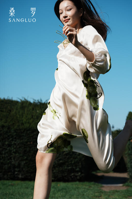 明星同款』桑罗睡裙桑蚕丝轻礼服长裙葡萄印花度假连衣裙 商品图3