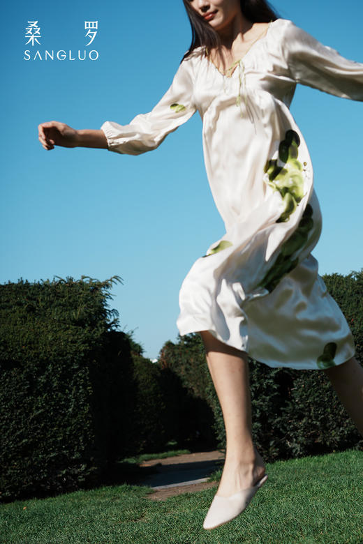 明星同款』桑罗睡裙桑蚕丝轻礼服长裙葡萄印花度假连衣裙 商品图2