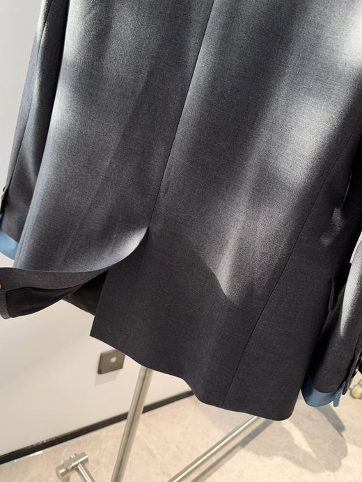 314-1大爆款 miu女士撞色拼接西服 深灰/蓝色袖口西装 商品图12