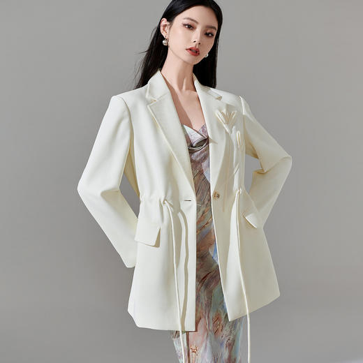 芳外优雅设计感立体花西装轻奢减龄显瘦外套女8T24AW0134 商品图1