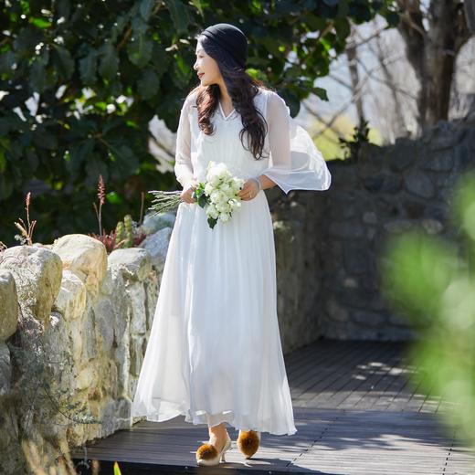 【林栖设计小店】花间缱绻|优雅绣花多色修身显瘦2026夏新款真丝连衣裙1962200 商品图0