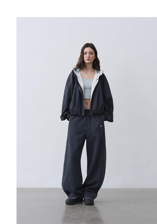 【秒杀价已调 直接拍】半圆原创 女装 春季 新款 短箱版型 连帽抽绳松弛廓形结构感外套 商品图7