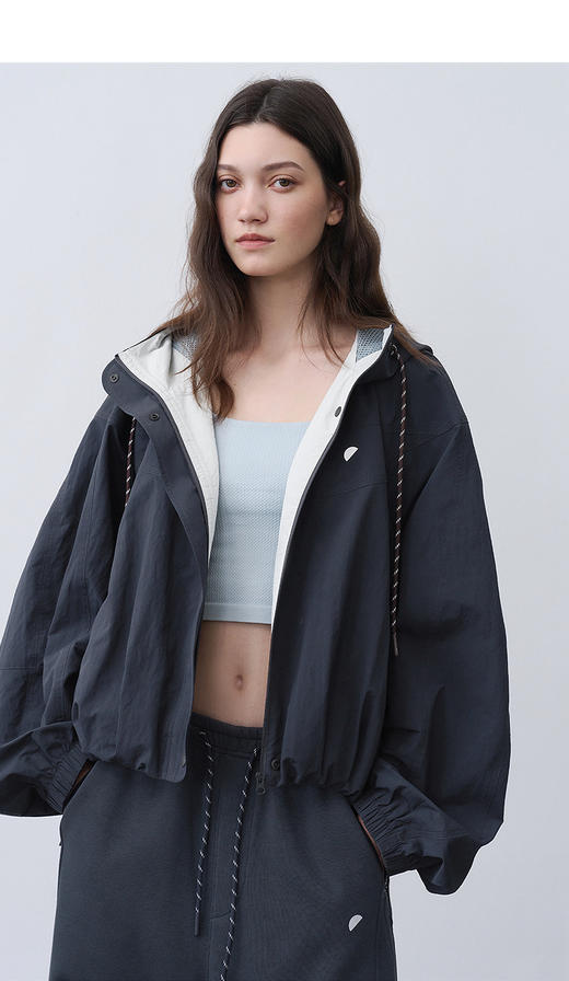 【秒杀价已调 直接拍】半圆原创 女装 春季 新款 短箱版型 连帽抽绳松弛廓形结构感外套 商品图3