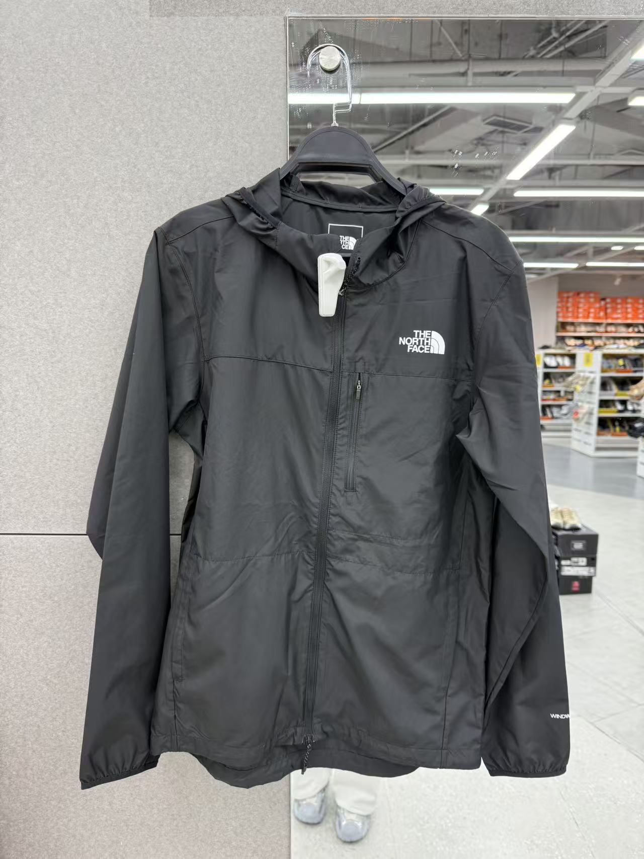 北面 防水防风长袖夹克外套499.9元（线上线下同步在售，不一定有货，介意勿拍）598660-NT