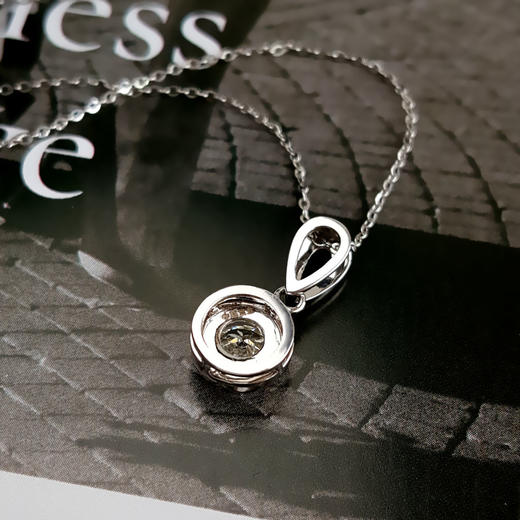 中国黄金AU750白金简约时尚0.504克拉钻石吊坠项链16.5*7.8*5.0MM（皆取最大值）030326NJT24 商品图5