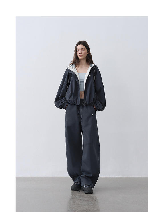 【秒杀价已调 直接拍】半圆原创 女装 春季 新款 短箱版型 连帽抽绳松弛廓形结构感外套 商品图6