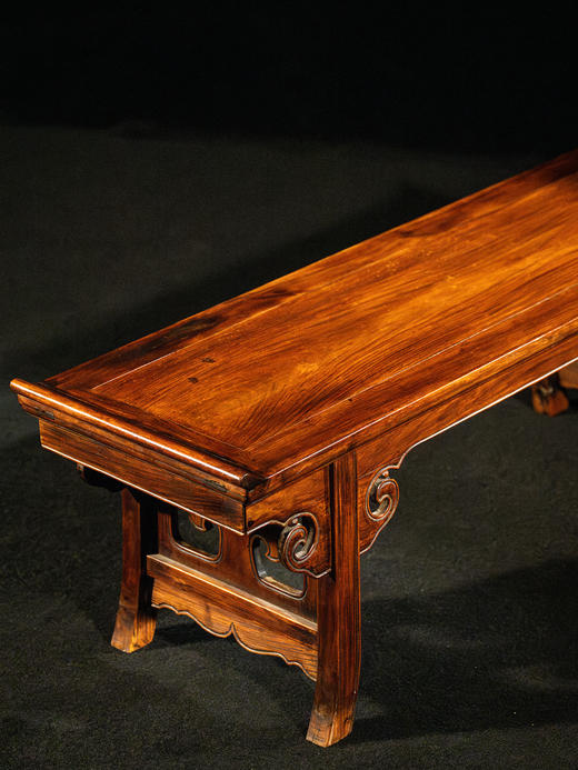 清	黄花梨夹头榫如意云纹翘头炕案 商品图3