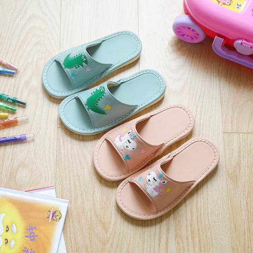 超纤维羊皮~糖果色儿童凉拖鞋卡通绣花PU皮拖鞋 室内家用家居宝宝皮拖鞋男女童春夏 商品图1