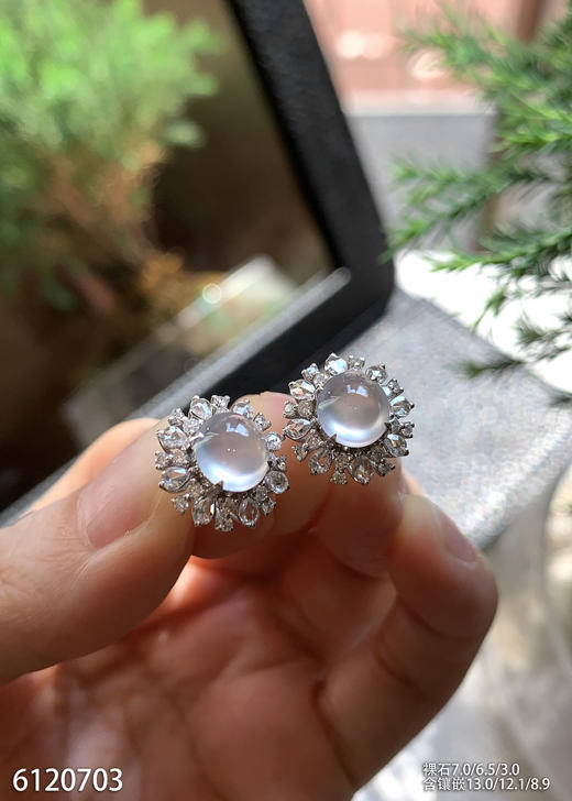 6120703，蛋面耳钉。具体价格微信咨询 商品图1