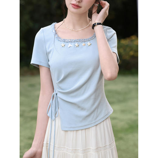 鹿向南「星饰花梦」蓝色短袖T恤女夏季2026超火减龄修身开衩上衣 商品图3