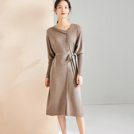 剩S/M/L 芳外秋季新款轻熟风蝙蝠袖连衣裙中长款针织连衣裙女打底裙7406 商品图0