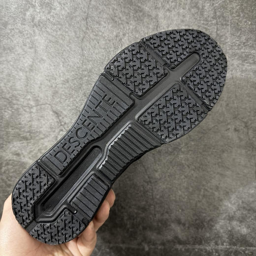 点此购买 迪桑特FITSTEP WIRE男士多功能运动鞋综训鞋 98 342270 商品图8