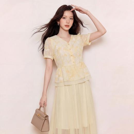 奢姿大码女装2026夏季减龄刺绣印花衬衫胖妹妹温柔风V领时尚上衣9962294615 商品图3