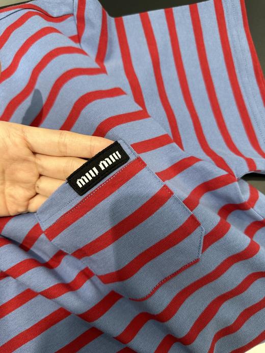 点此购买 缪缪春夏季女士咖色领蓝红条纹口袋短袖T恤 ye 342344 商品图7