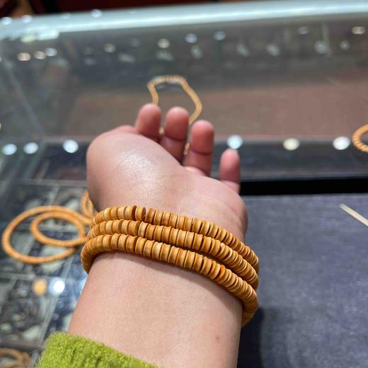 150元/条橄榄核短竹节车轮珠 商品图1