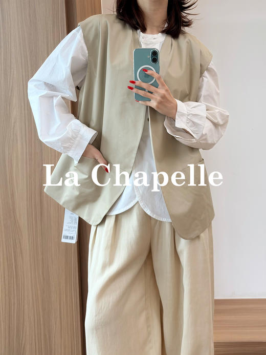 专柜实拍【松弛老钱风】拉夏贝尔/La Chapelle莱赛尔混纺肩部压褶设计口袋马甲V领坎肩无袖外套 商品图4