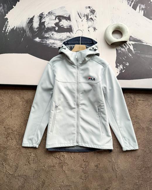 菲乐软壳冲锋衣夹克 绒制内里，固定空气形成保温层，提供保暖防护 商品图3