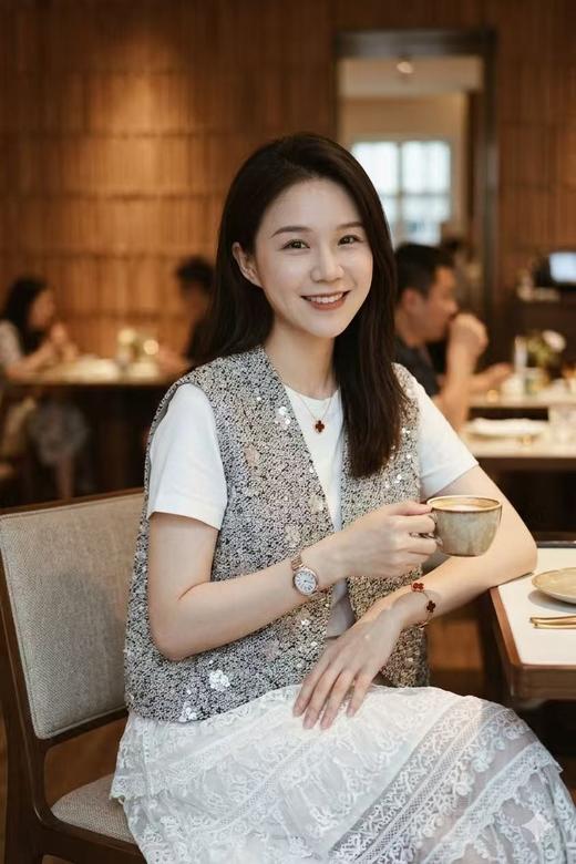 雾凇岛|高级感花朵亮片马甲 商品图0