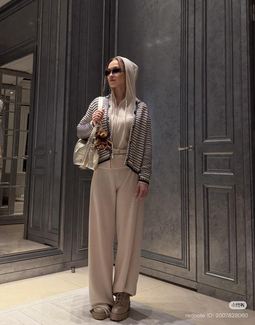 314-10 渠道圆正 雕 26ss经典海军蓝条纹开衫 商品图12