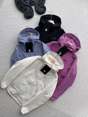 点此购买 始祖鸟GAMMA HOODY春秋季女款软壳衣 LL 342281