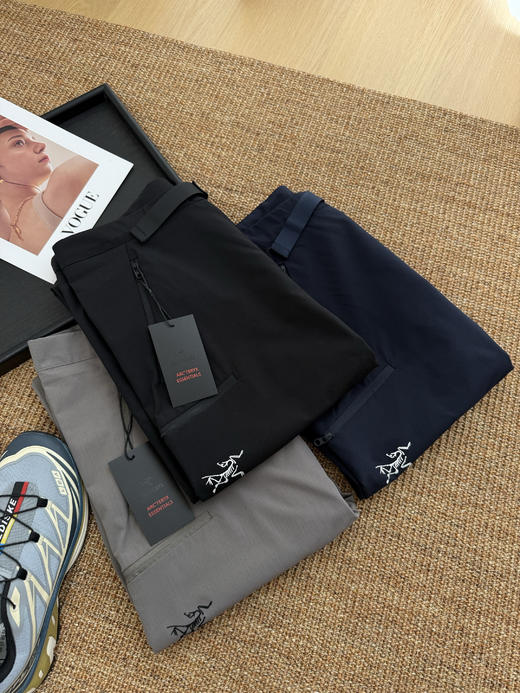 休闲运动通勤始祖鸟轻量防刮工装直筒裤 商品图7