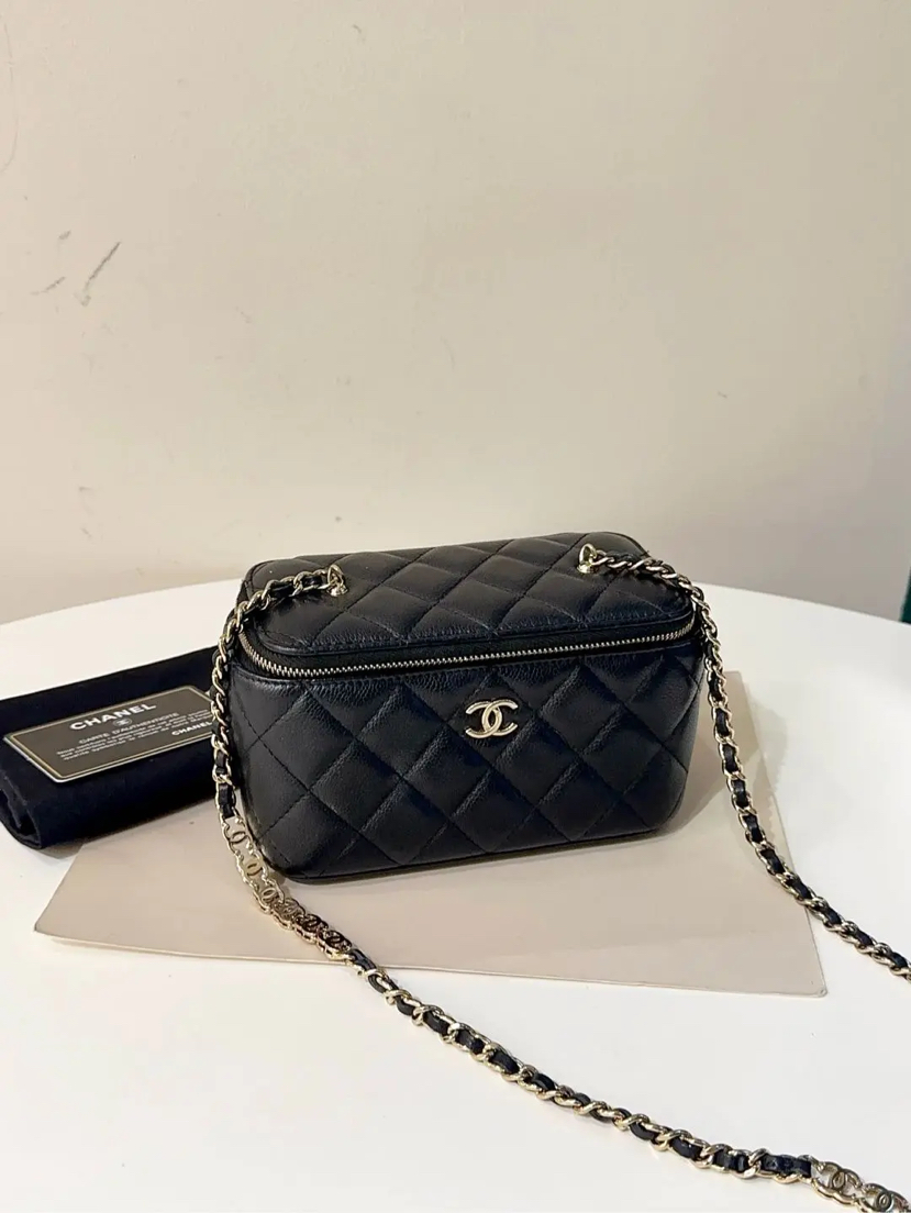 Chanel 22p 黑金 荔枝纹牛皮 长盒子 化妆包