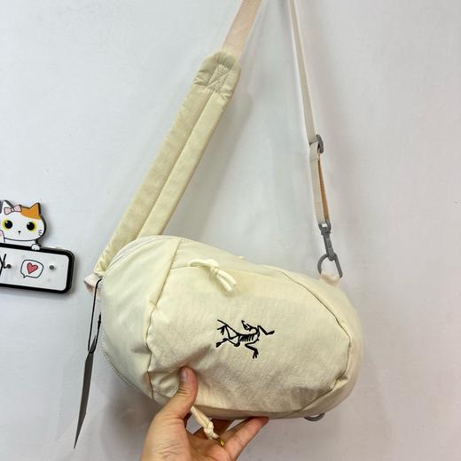 简约时尚胸包 商品图0