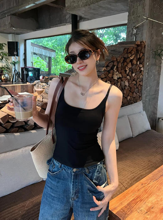 lu家U领自戴胸垫免穿内衣一体背心吊带 商品图3