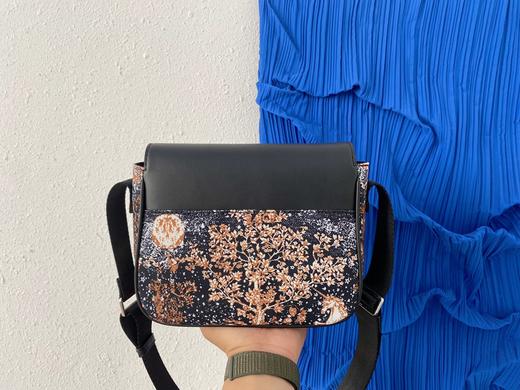 经典刺绣老花满印帆布拼牛皮革信使包，邮差包单肩斜挎包，男女同款 商品图4