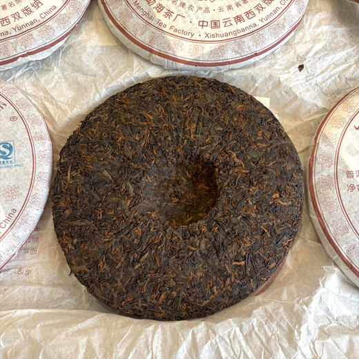 2008年大益801批次金针白莲熟饼  金针白莲系列里非常高品质的一个年份 纯广东干仓一手仓 真品品相好转化好  厚滑甜润荷香陈香仓储加分 商品图9