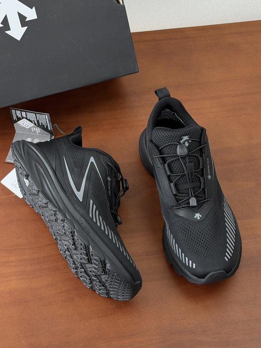 点此购买 迪桑特ENERZITE系列男款EASE GTX运动缓震跑鞋 dx 342254 商品图4