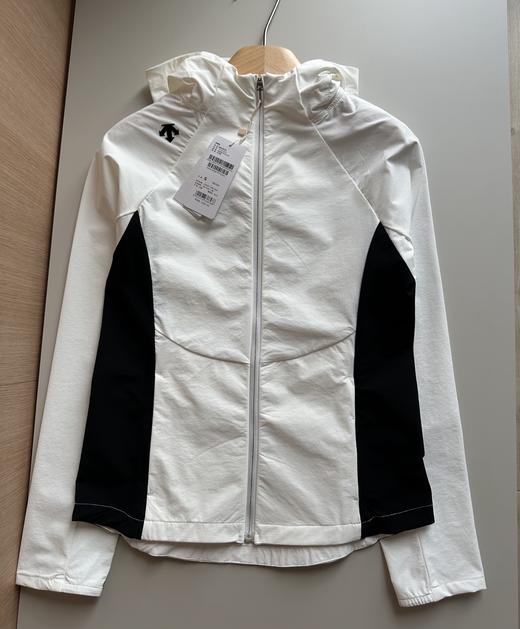 点此购买 迪桑特TRAINING系列TOUGH春秋季女士防泼水外套 ye 342324 商品图5