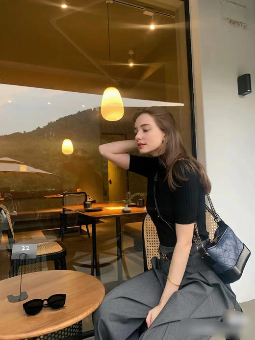 Chanel 小号 蓝金 油蜡牛皮  菱格纹 流浪包 商品图2