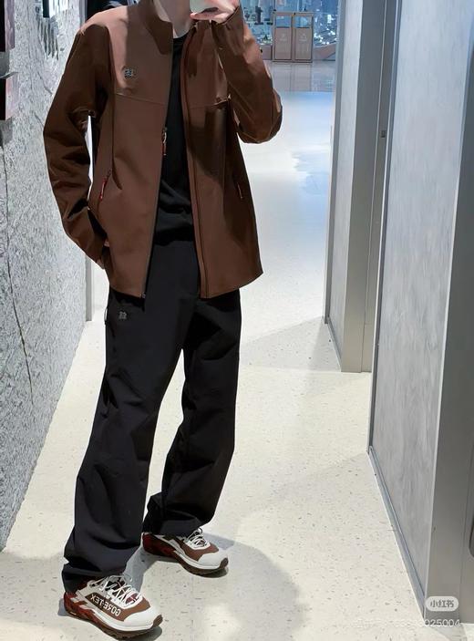 F031411马年限定款软壳衣情侣款防水防风透湿全压胶硬壳冲锋衣男外套 商品图9