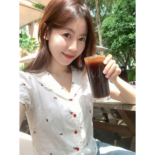 <曾小咸推荐>韩系翻领刺绣设计短袖衬衫 商品图0