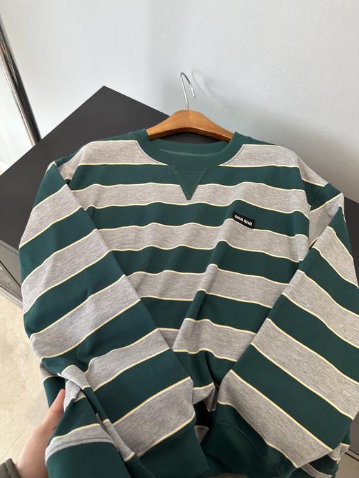 点此购买 缪缪春夏季女士绿灰条纹长袖T恤 ye 342345 商品图0